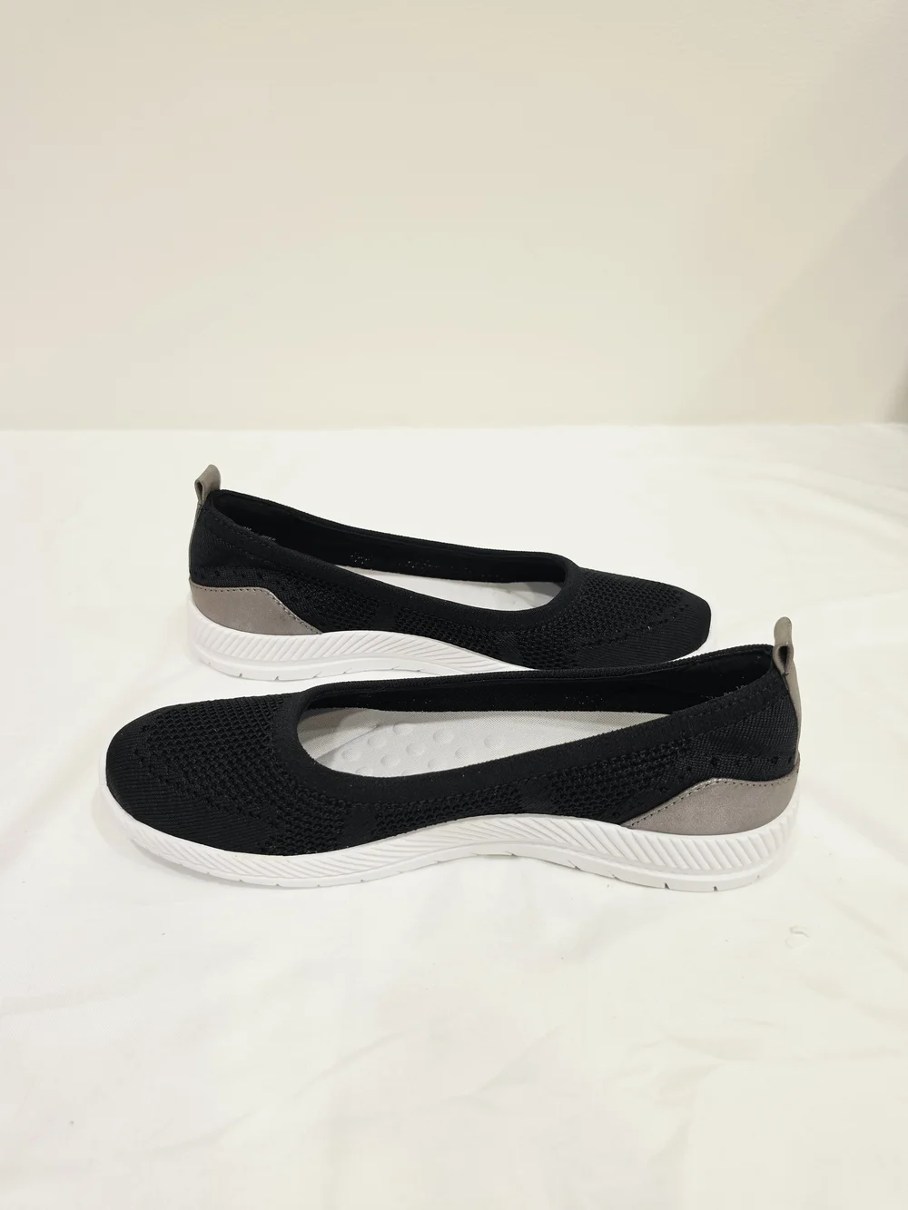 Easy Spirit Glitz Black Knit Slip-On Flats with White Soles
